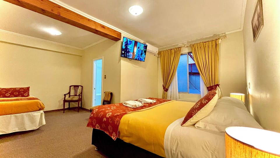 Standard Double or Twin Room | In-room safe, bed sheets