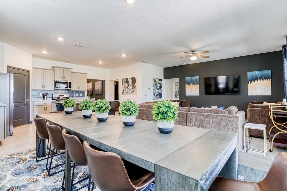 House, Multiple Beds, Pool Access, Pool View (Reflection Retreat - Solterra) | Dining