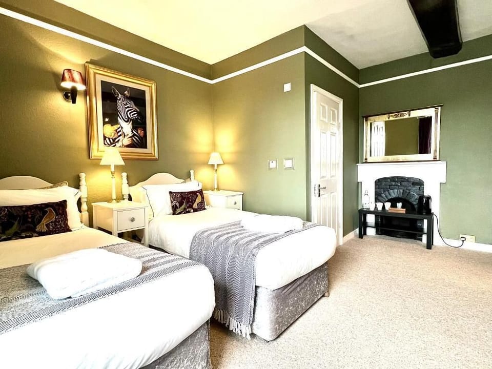 House, Multiple Beds, Kitchen, Garden View | Iron/ironing board, WiFi (free)