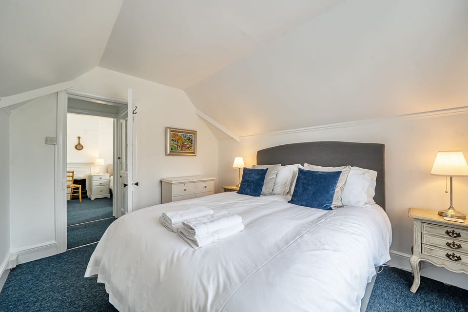 Amy's Cottage, Alweston, Sherborne: Bedroom one with king-size bed