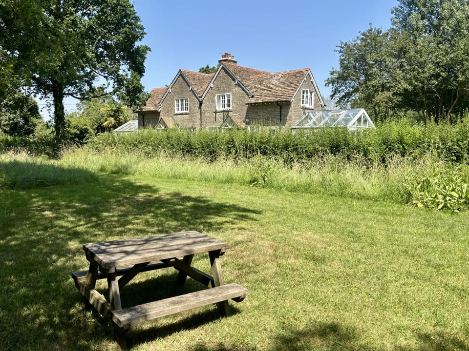 Amy's Cottage, Alweston, Sherborne: A nice spot for watching the sun go down