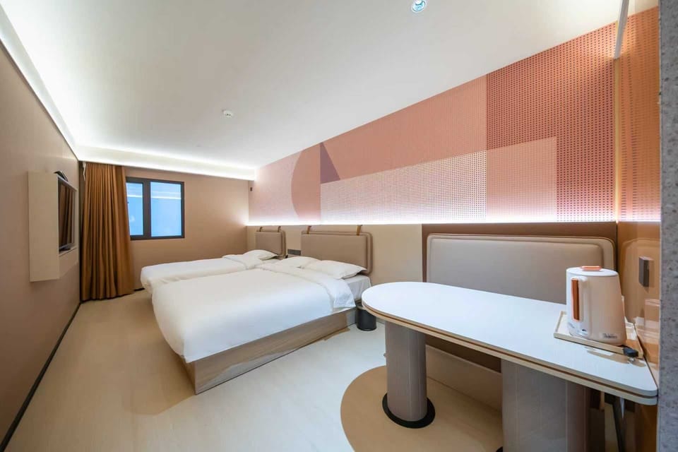 Basic Triple Room, Courtyard View | WiFi (free)