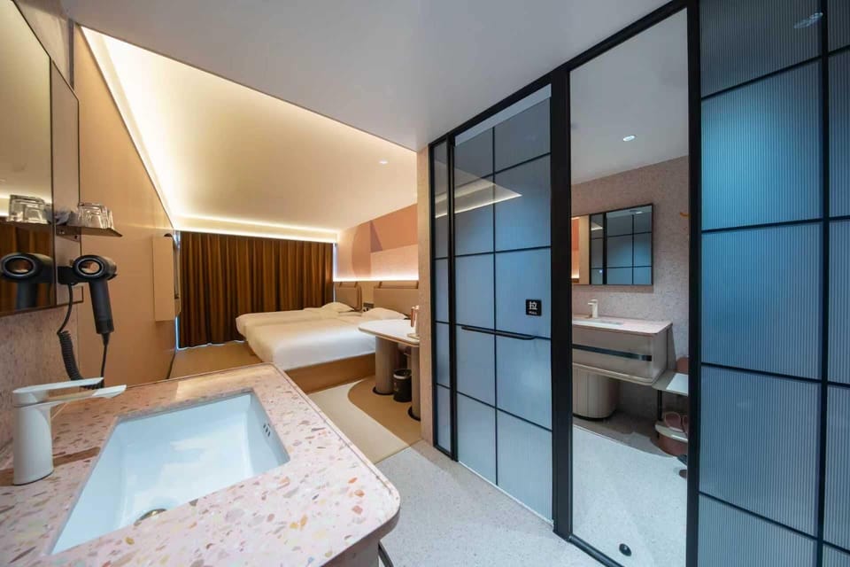 Basic Twin Room, Courtyard View | WiFi (free)