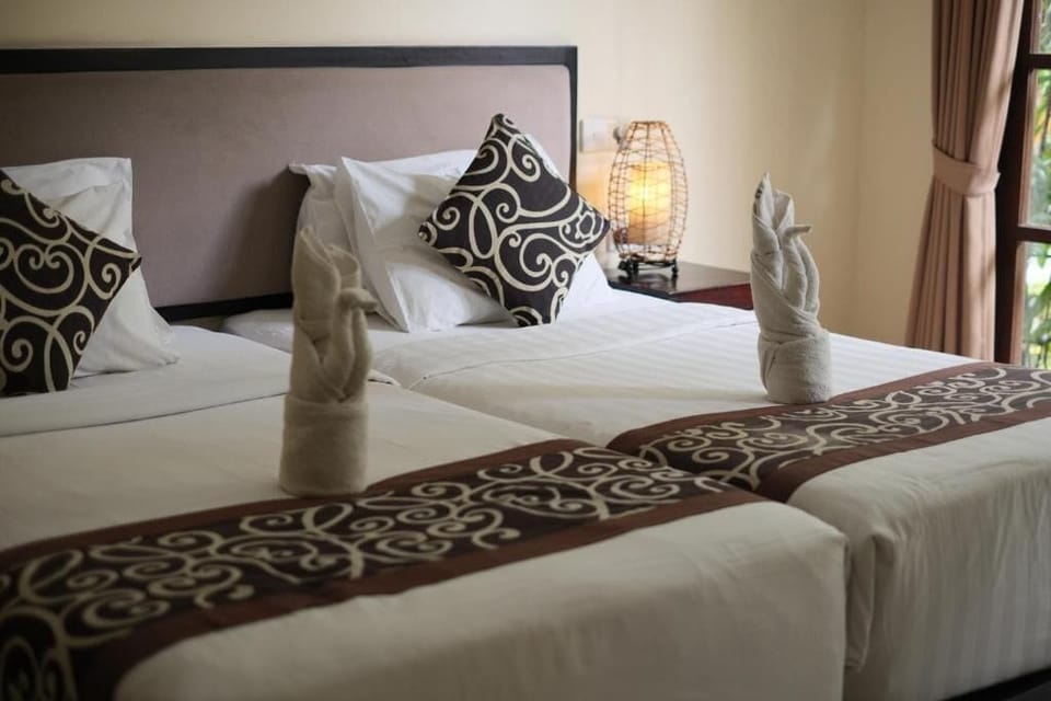 Deluxe Twin Room, Balcony, Garden View | Desk, iron/ironing board, free WiFi