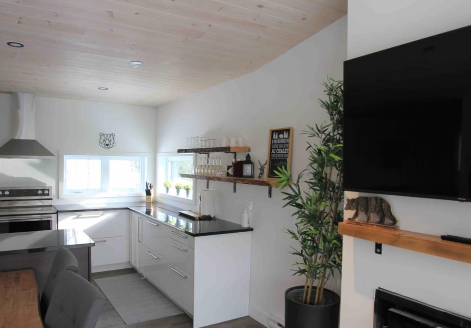 Gather 'round for cooking with a view.