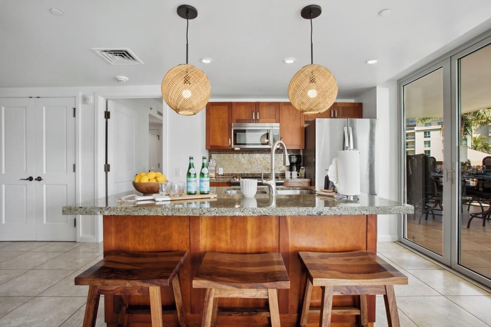 Inviting kitchen with modern appliances make breakfasts here a breeze  HKH-236
