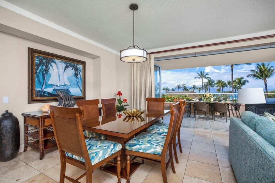 Spacious open-concept dining, perfect for family feasts or sunset dinners HKK-201