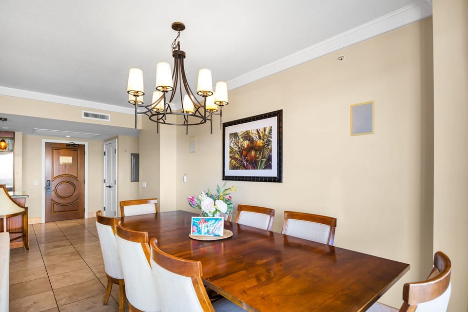 Kitchen and dining flow together for a social cooking and eating experience. HKK-825