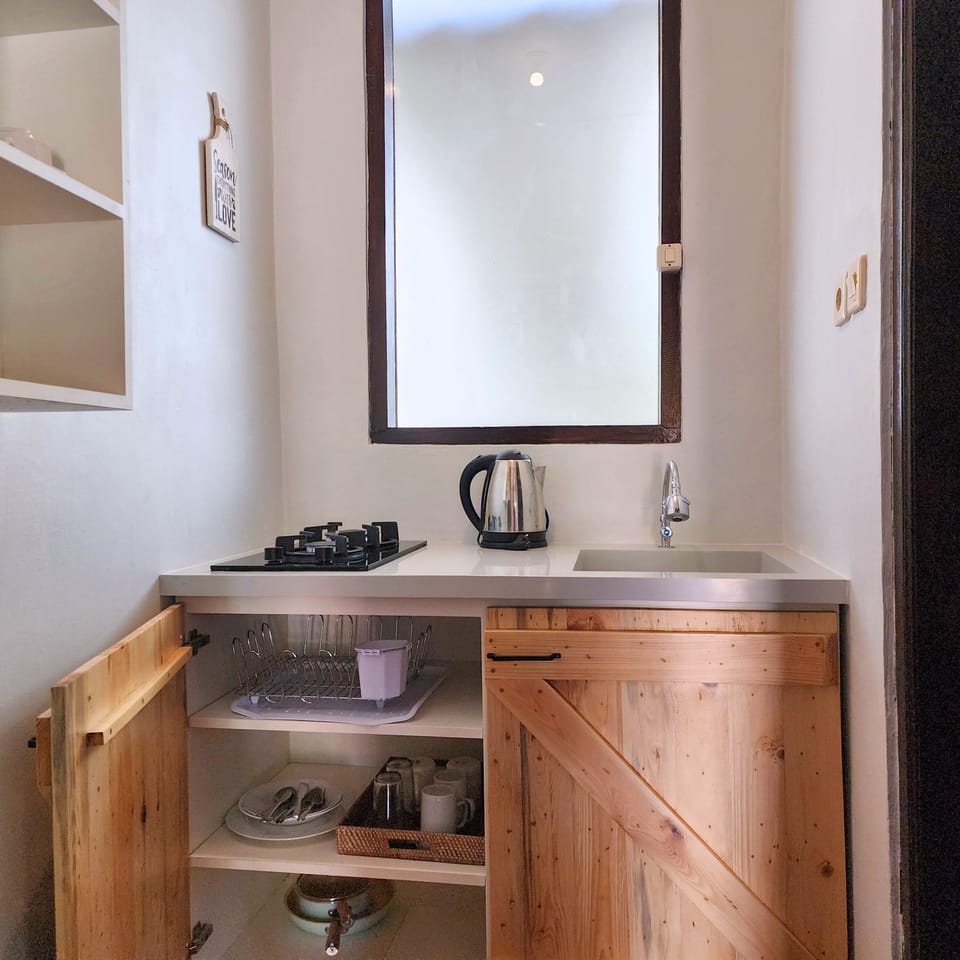 Standard Apartment, Courtyard View | Private kitchen