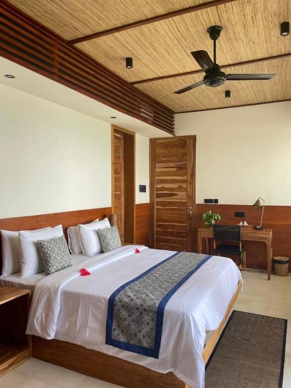In-room safe, desk, laptop workspace, WiFi (free)