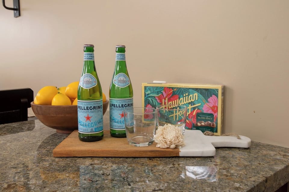 Artfully staged for instant comfort and refreshment HKH-424