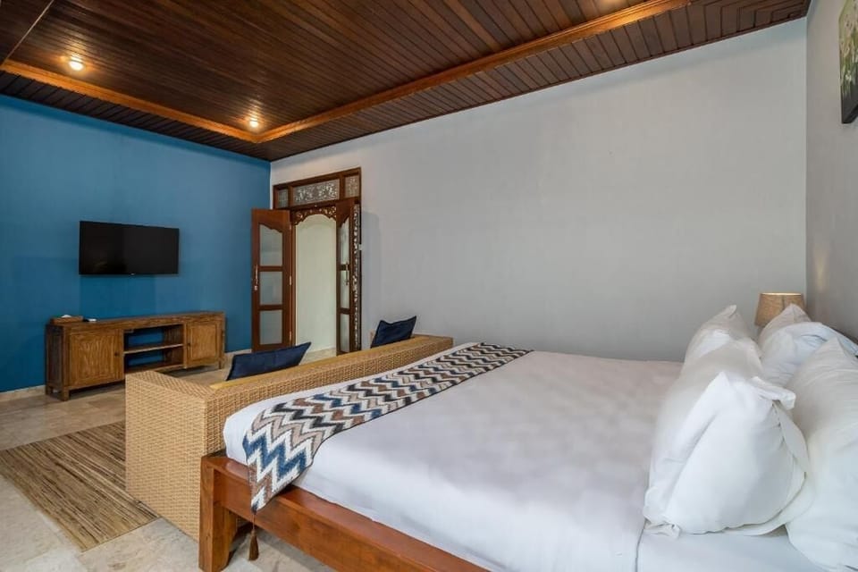 Villa, 3 Bedrooms, Private Pool, Pool View | In-room safe, desk, iron/ironing board, free WiFi