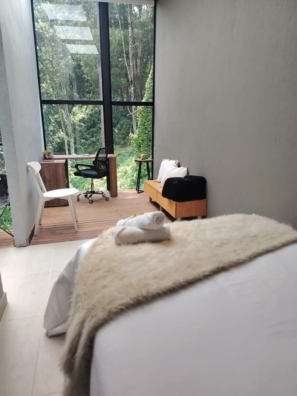 Luxury Apartment, Balcony, Mountain View | Iron/ironing board, free WiFi