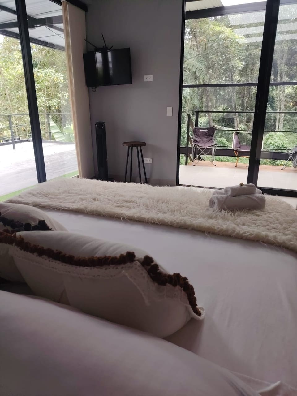 Luxury Apartment, Balcony, Mountain View | Iron/ironing board, free WiFi
