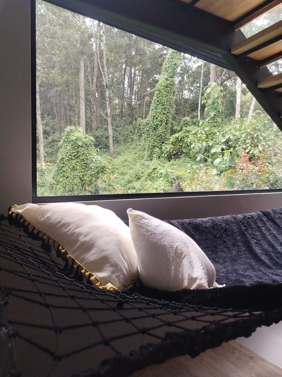 Luxury Apartment, Balcony, Mountain View | Iron/ironing board, free WiFi