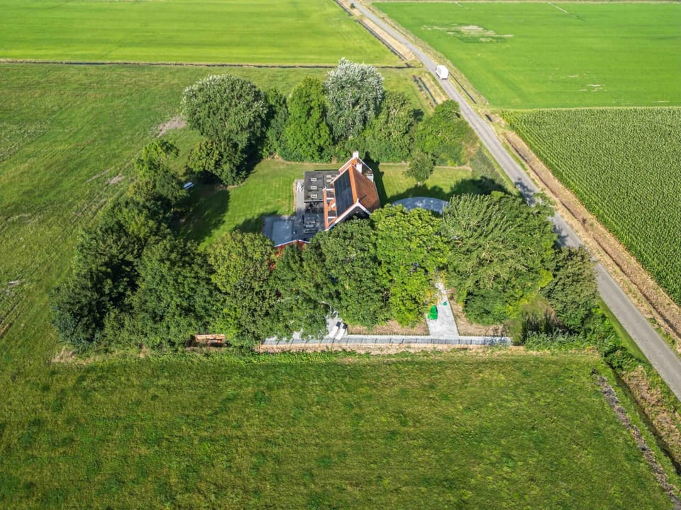 Immediate Surroundings [summer] (<1 km)