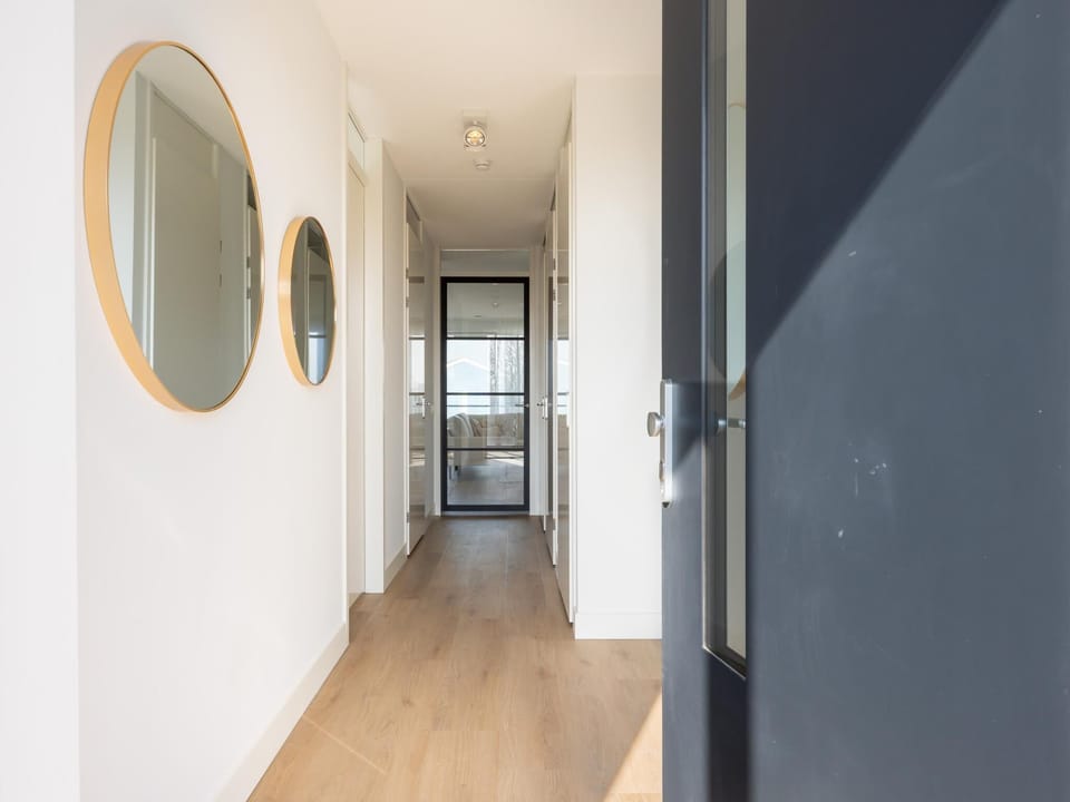 Entrance / Reception