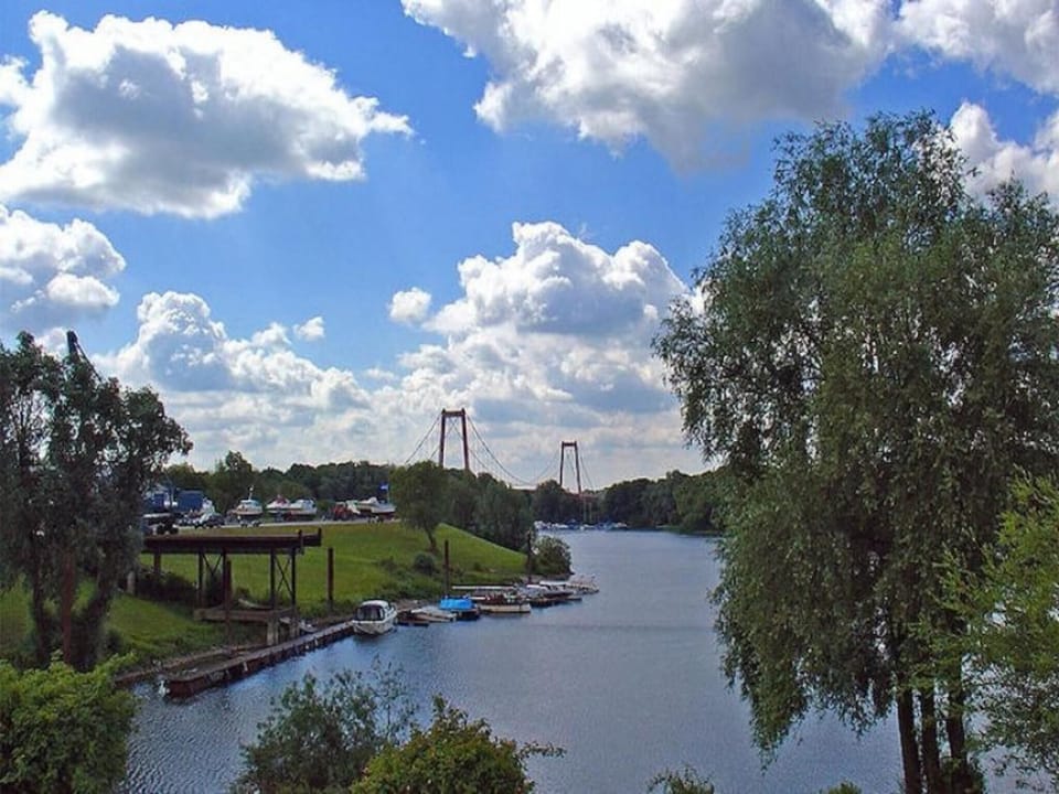 Region [summer] (>5 km)