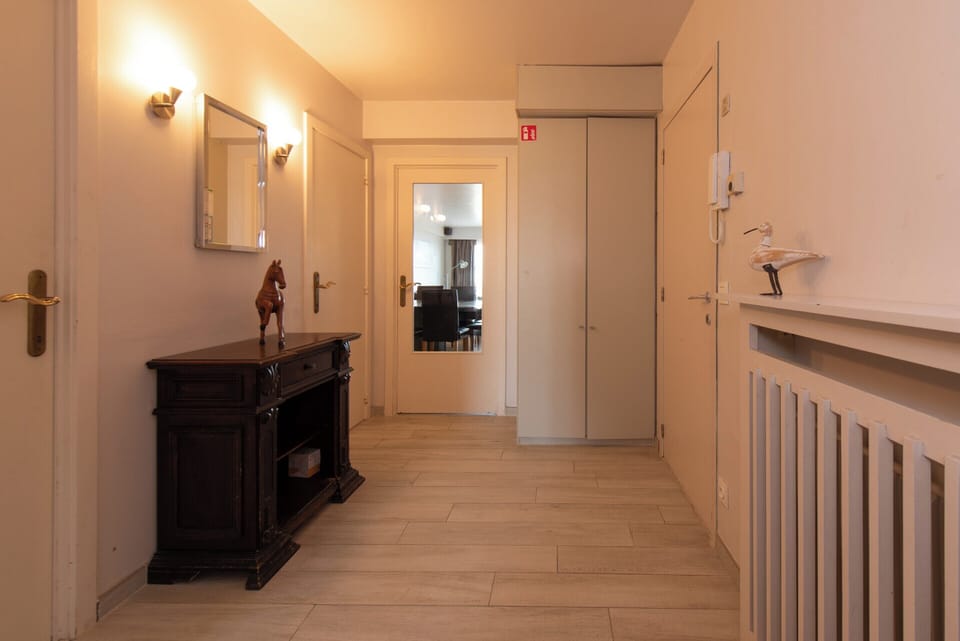 Classic Apartment, 4 Bedrooms | Interior