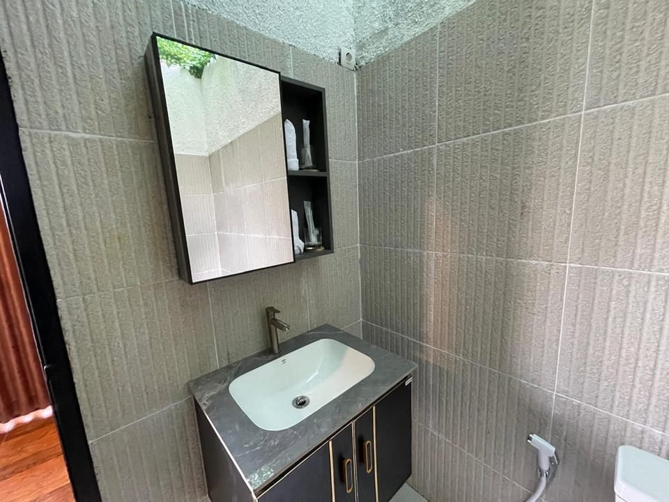 Deluxe Room, Patio, Pool View | Bathroom | Shower, free toiletries, towels, soap