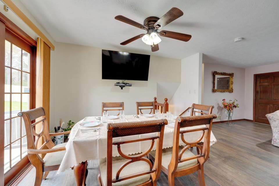 Dining Area | Main Level