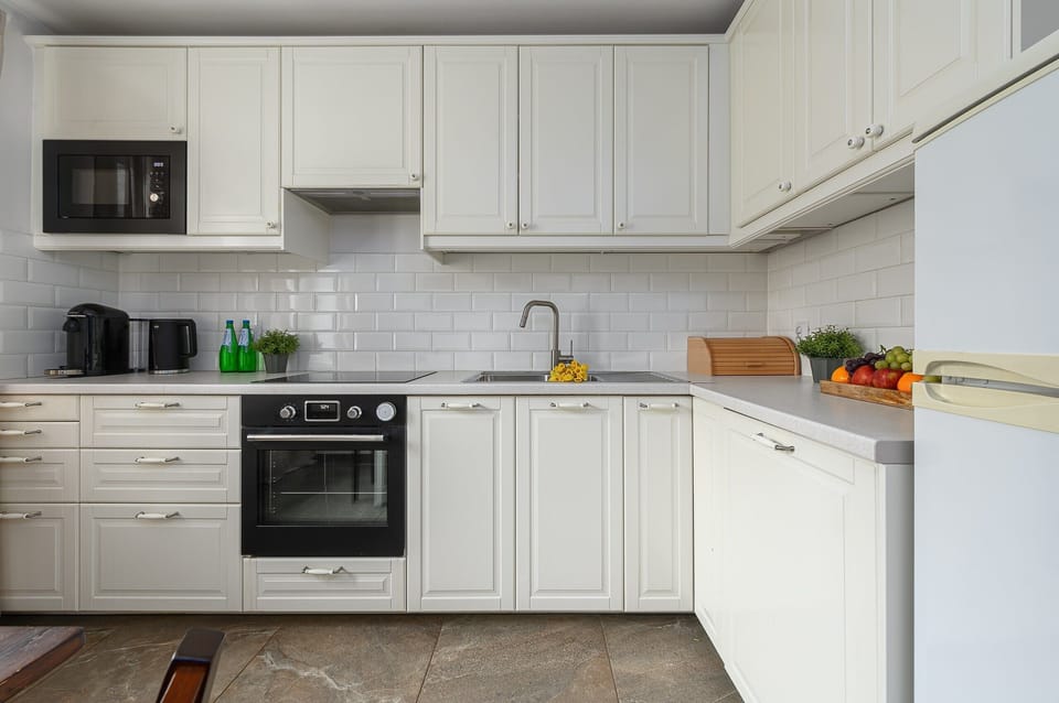 Classic Apartment, City View | Private kitchen