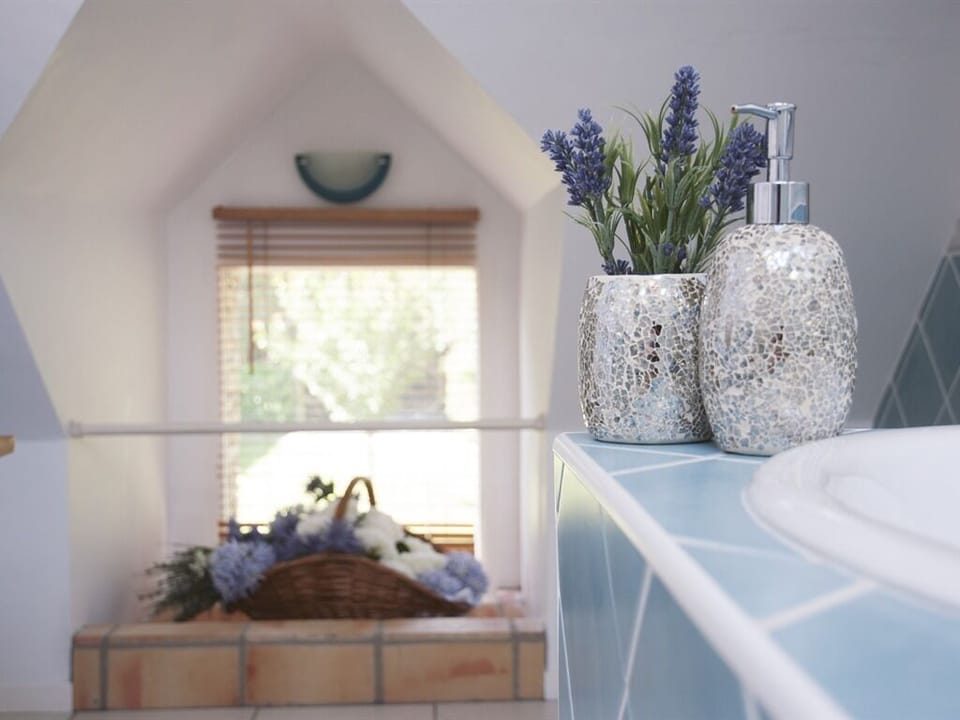 Twin Room, Ensuite (Le Grenier) | Bathroom