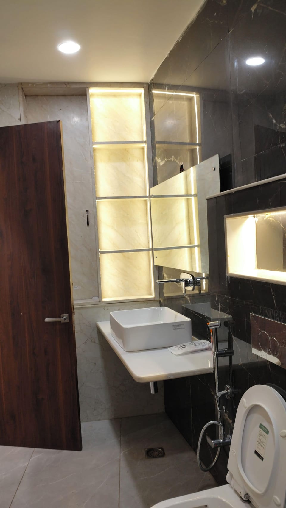 Family Room | Bathroom | Free toiletries, hair dryer, towels, soap