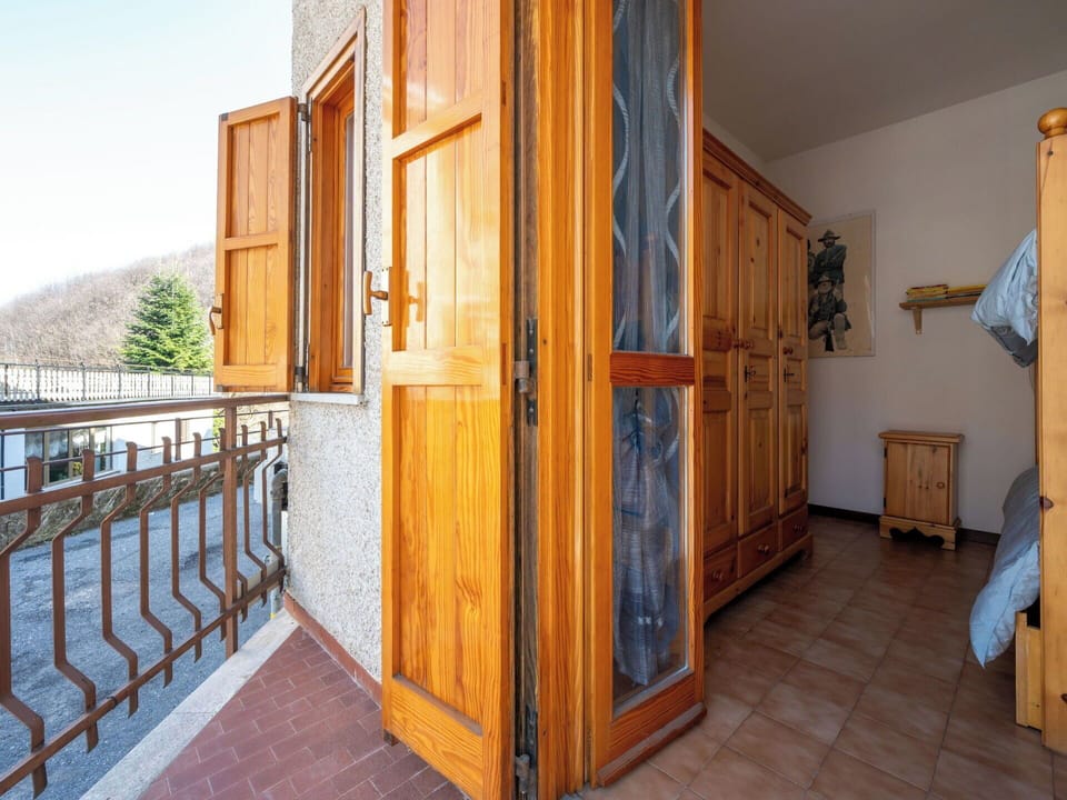 Wood, Door, Floor, Wood Stain, Hardwood, Apartment, Home Door, Varnish, Plank, Plywood