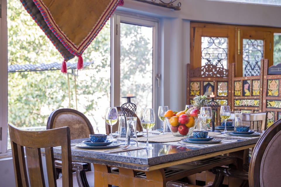 Deluxe Villa, Courtyard View | Dining