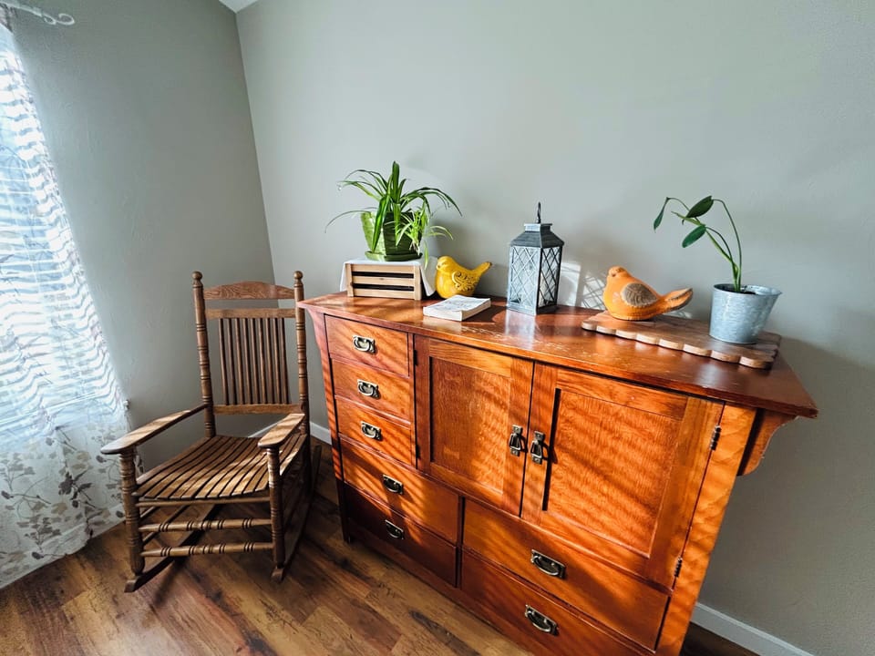 second queen bedroom