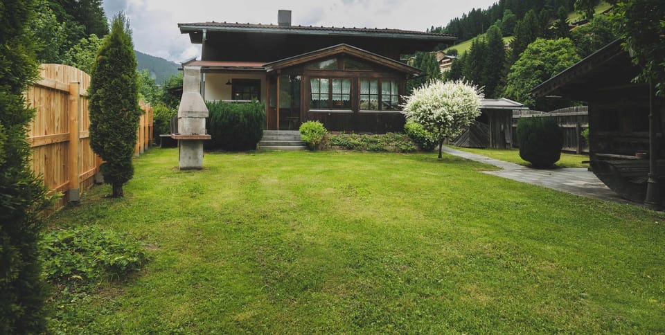 Deluxe Chalet, Mountain View | Property grounds
