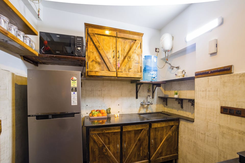 Deluxe Villa, Balcony, Courtyard View | Private kitchen | Toaster