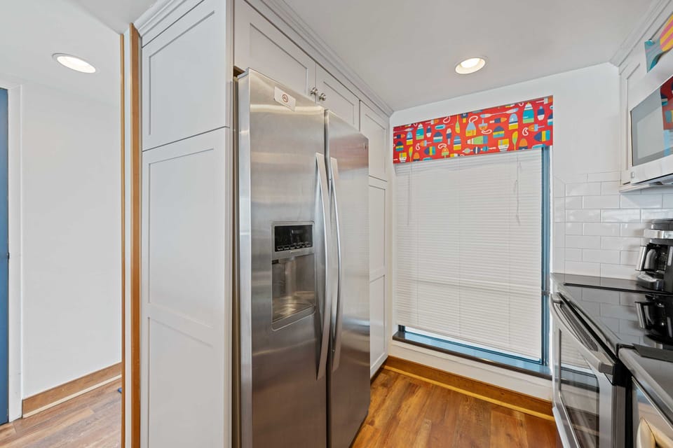 Updated Kitchen - Newly renovated, fully equipped kitchen