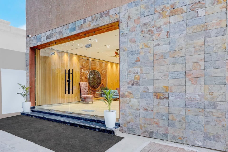 House | Reception