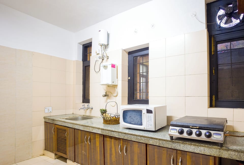 Deluxe Villa, Balcony, Mountain View | Private kitchen