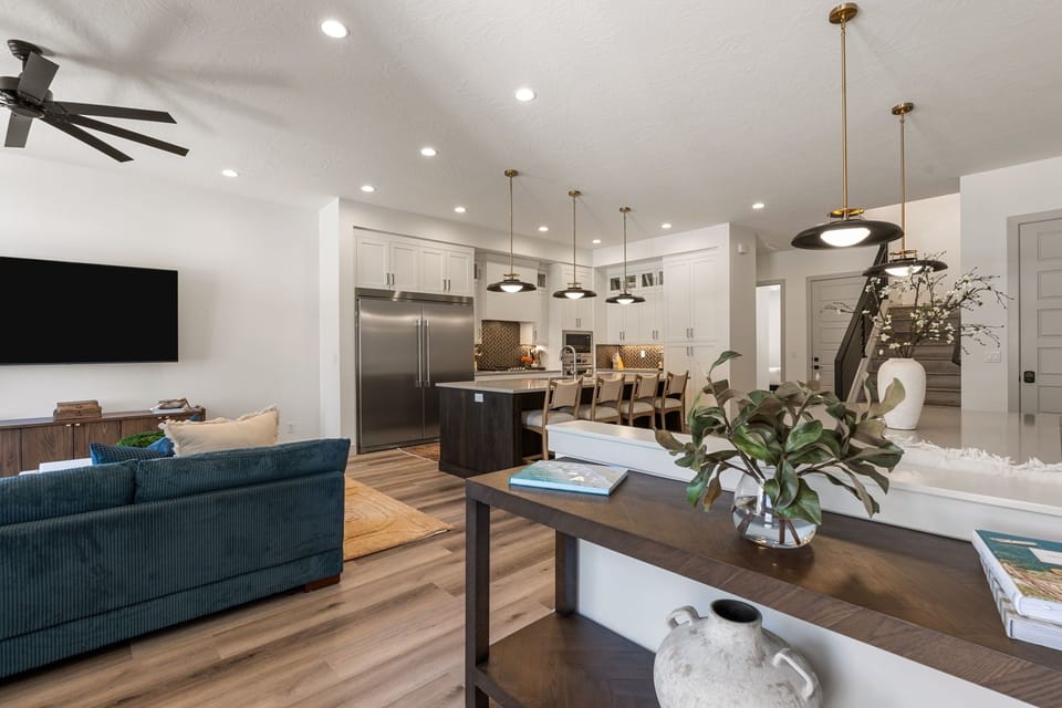 House, 6 Bedrooms | Living area | Smart TV, streaming services