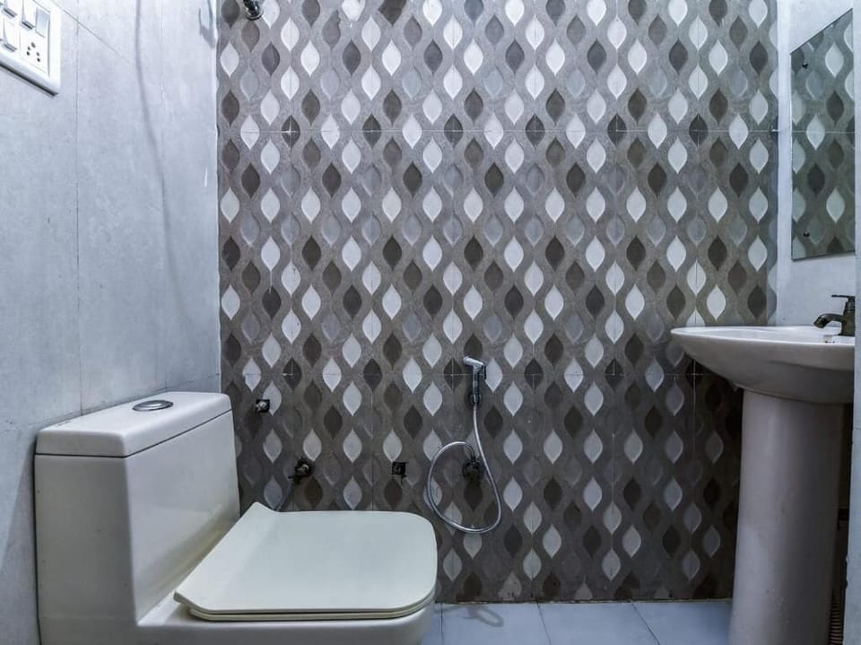 Deluxe Double Room, Balcony, City View | Bathroom | Slippers, bidet