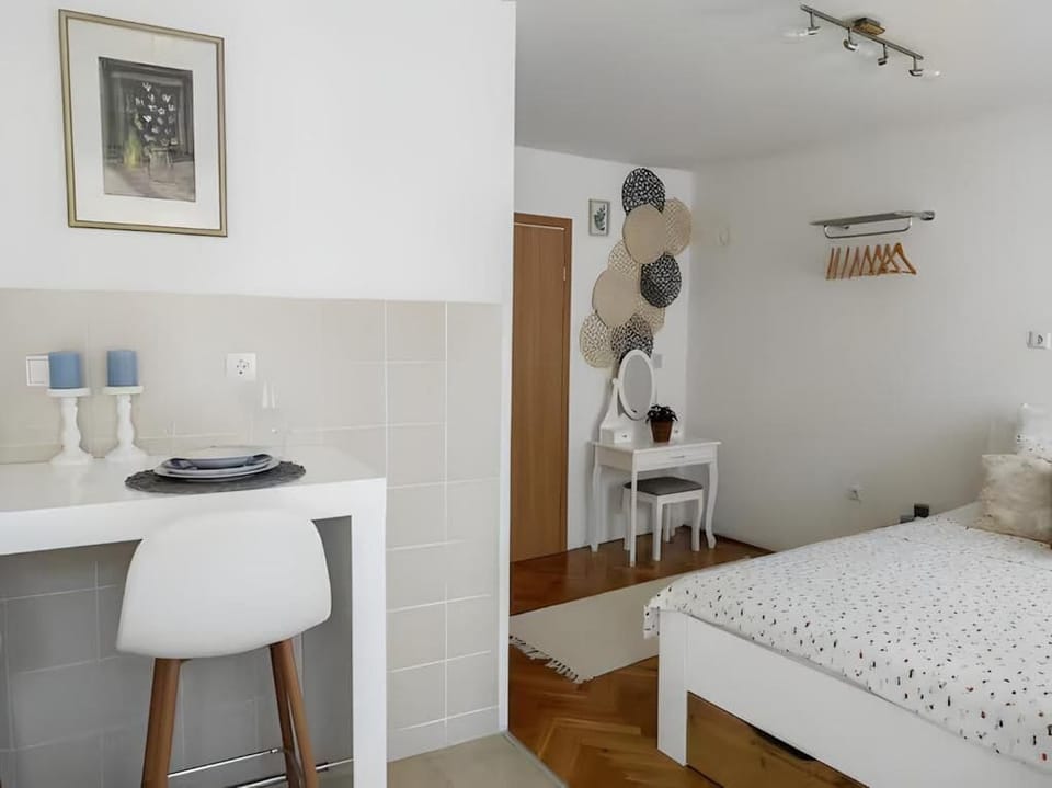 Classic Apartment, City View | Desk, laptop workspace, free WiFi