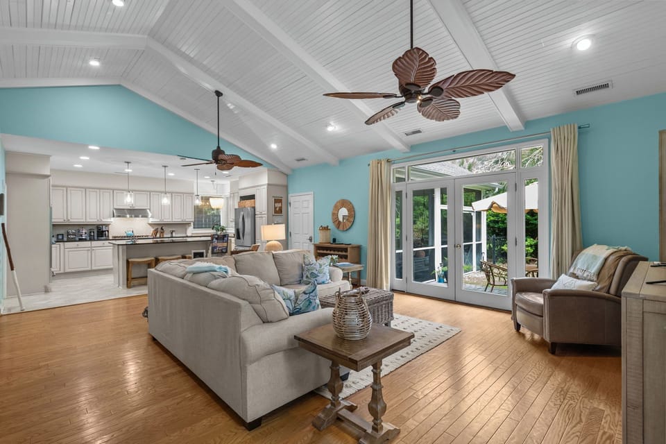 Living room & kitchen