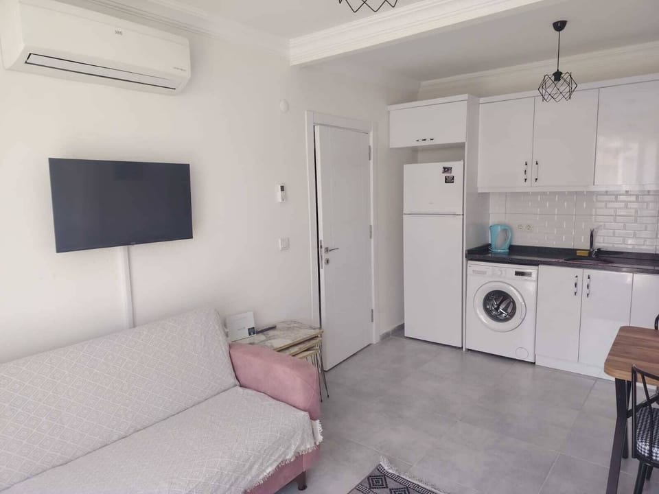 Standard Condo, Mountain View | Living area | TV