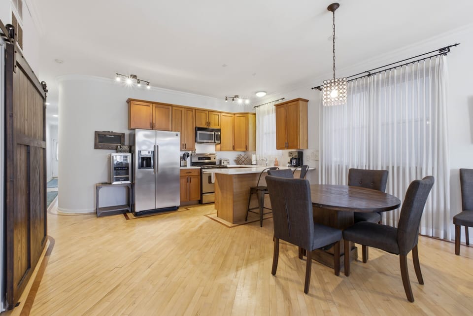 Indoors, Architecture, Building, Dining Room, Dining Table