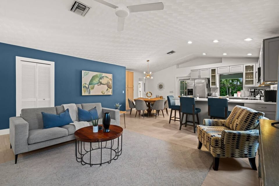 Mid-century modern vibes meet modern convenience! If you love MCM design, you’ll feel right at home in our thoughtfully styled interiors.