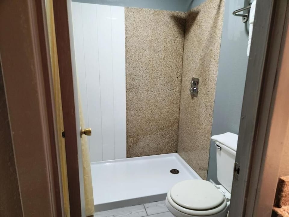 Single Room | Bathroom