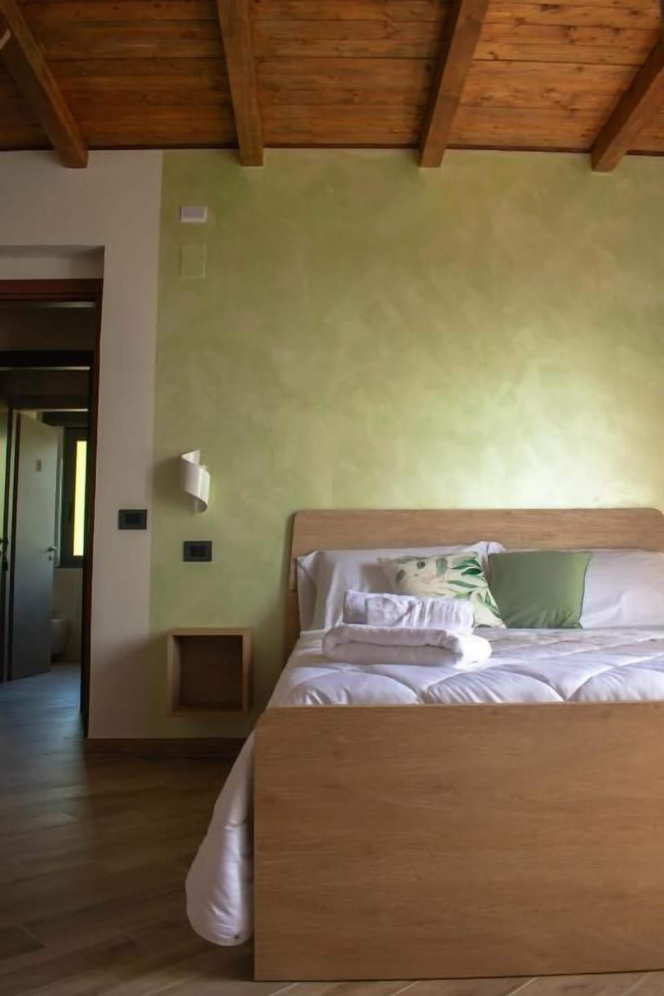 Double Room, Mountain View | In-room safe, blackout drapes, free WiFi, wheelchair access