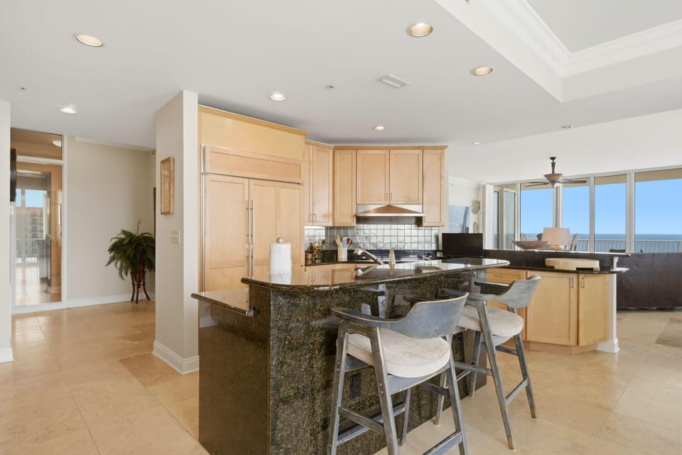 Condo, Multiple Beds (Mediterranean West 1002) | Private kitchen