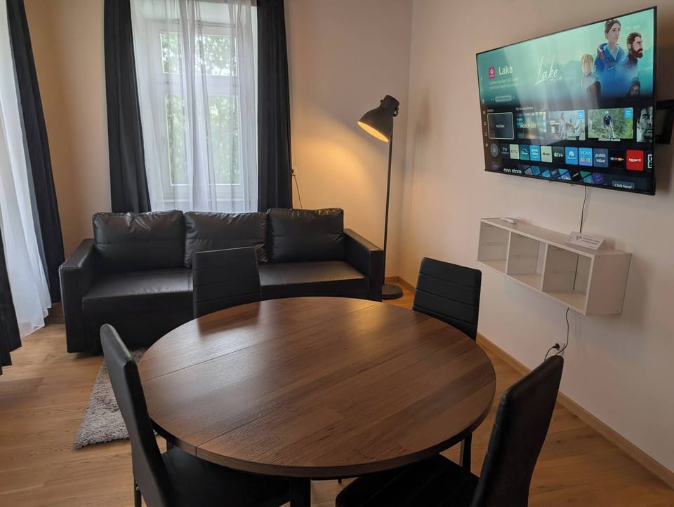Apartment, 1 Bedroom | Living room