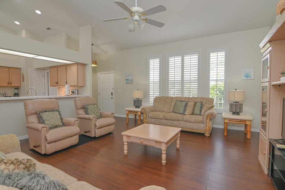 GREAT ROOM: Well-Appointed Living Area Designed for Comfort and Convenience