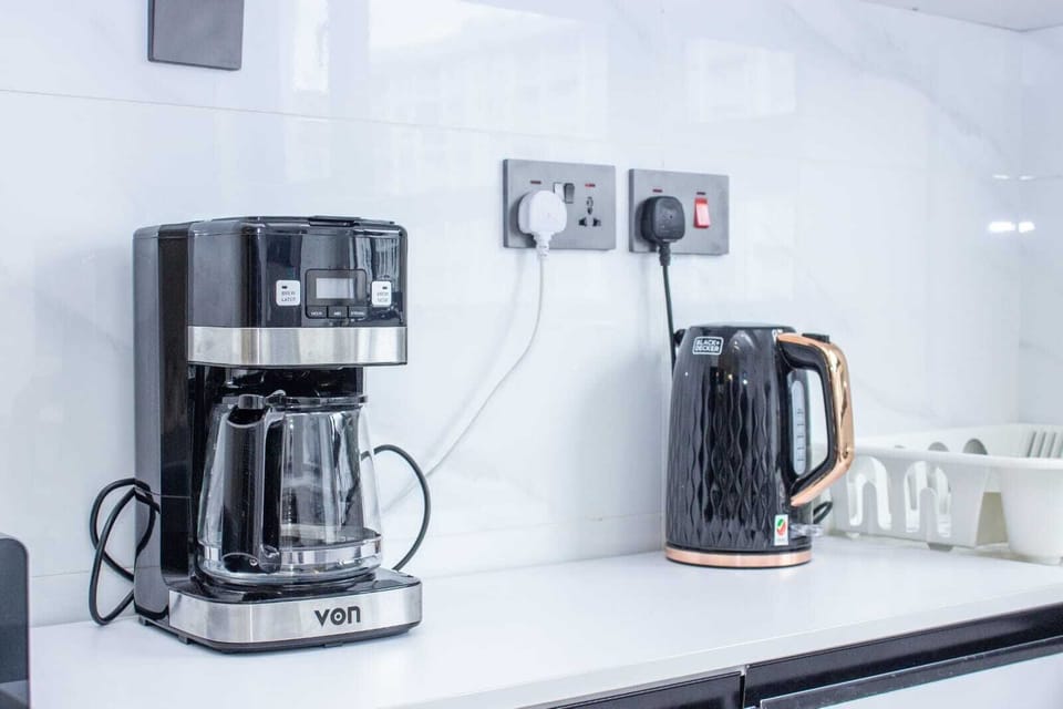 kitchen fully equipped 