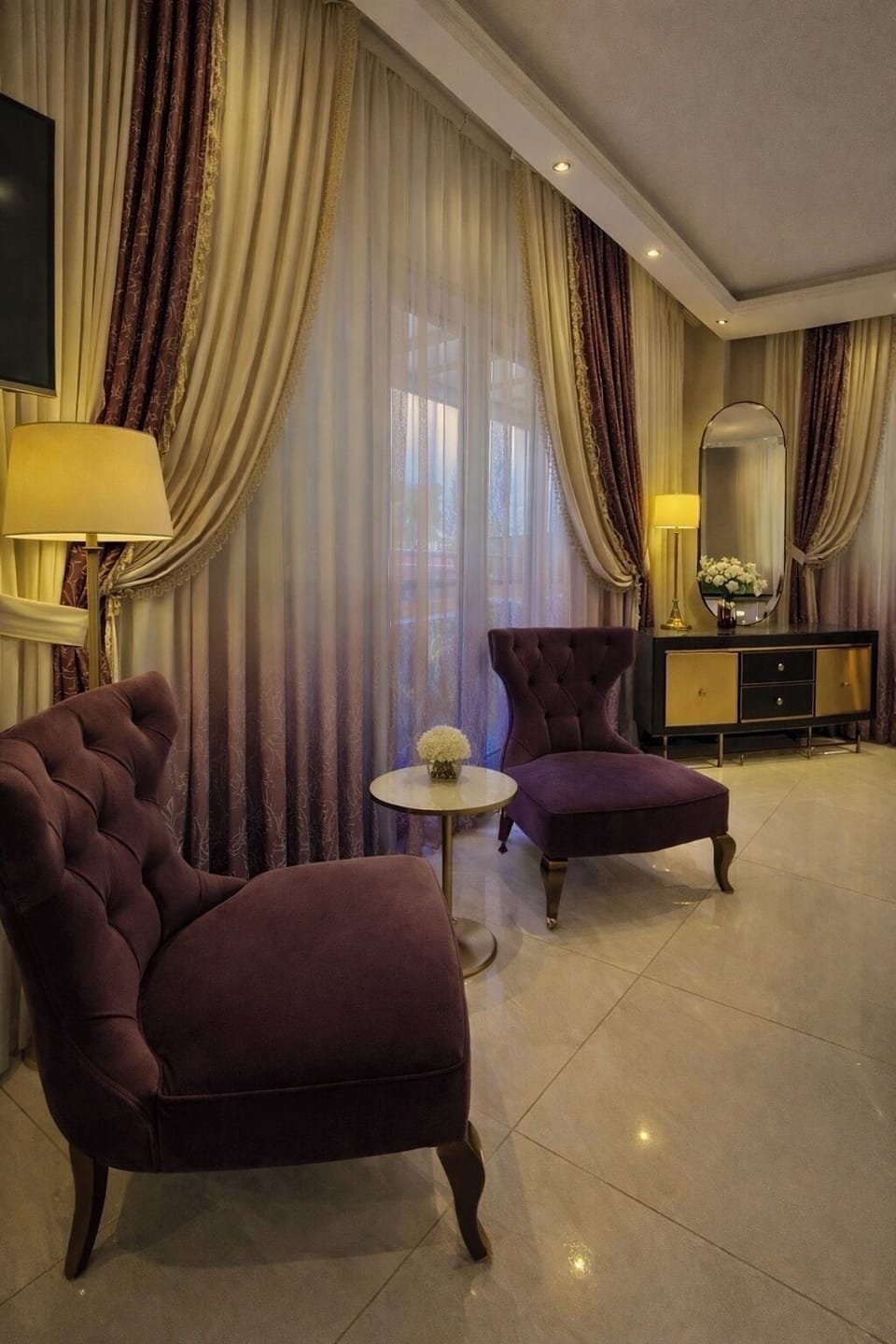 Luxury Room, Balcony, Garden View | Interior